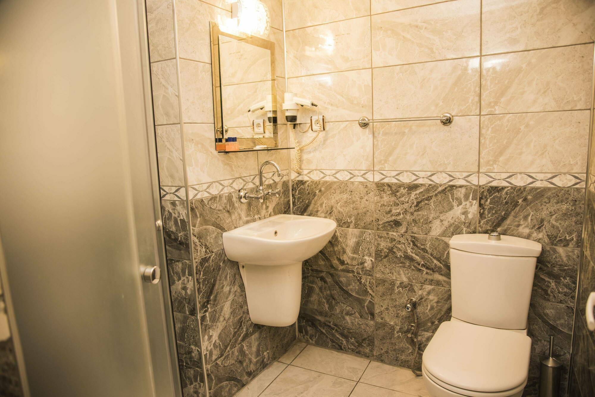 Nazar Hotel Trabzon Buitenkant foto